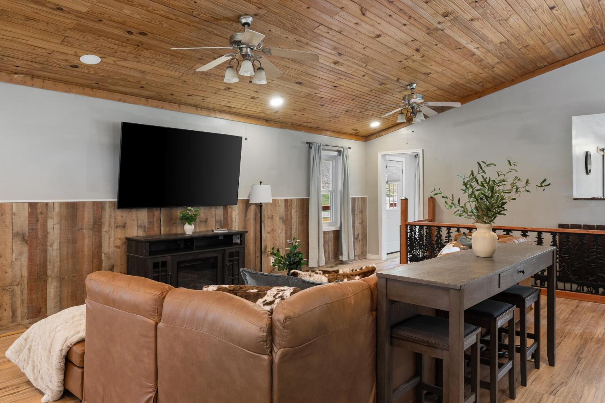 Spacious Cabin Near Hocking Hills And Caves With Hot Tub And Firepit Laurelville Exterior foto