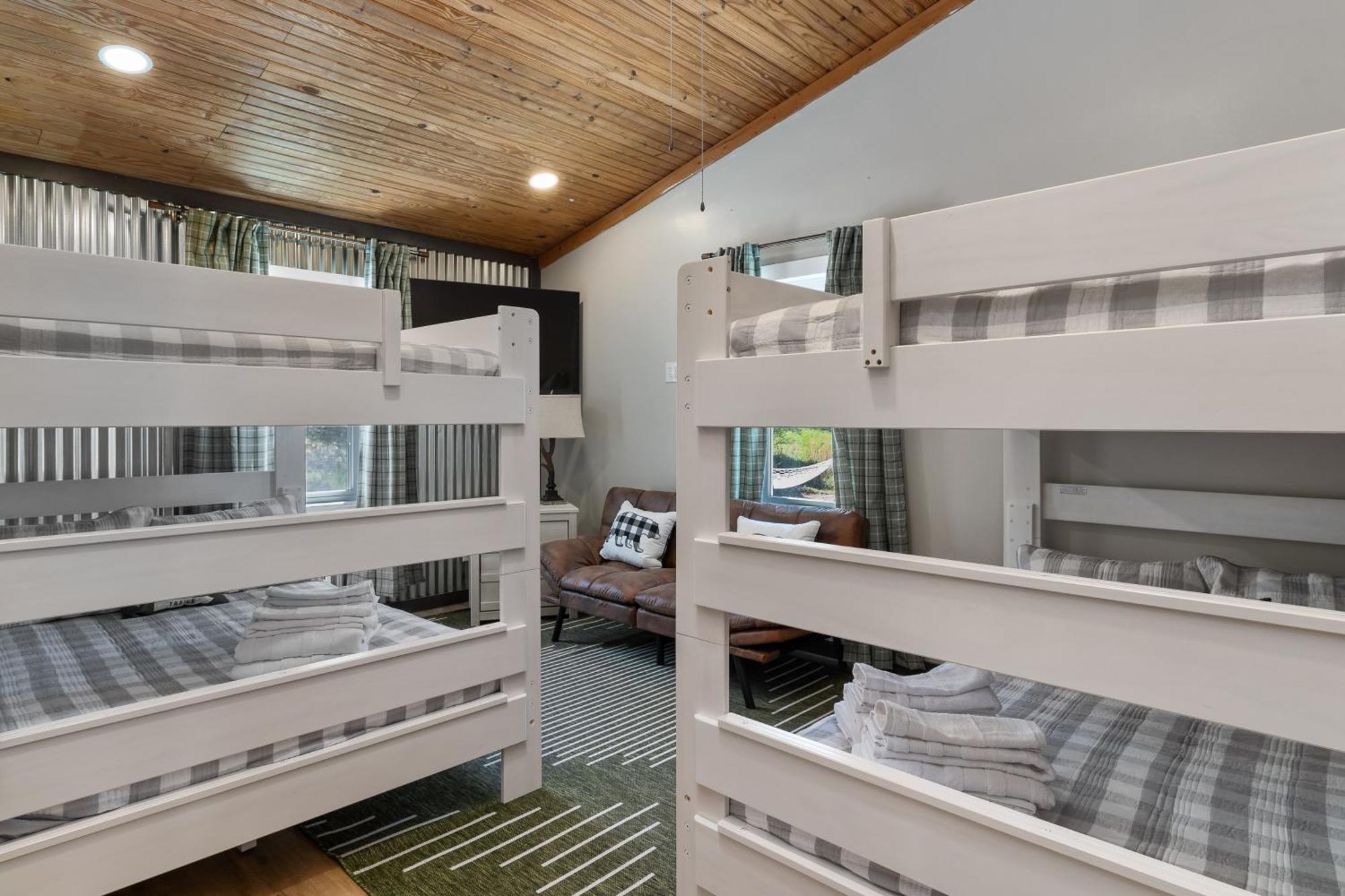Spacious Cabin Near Hocking Hills And Caves With Hot Tub And Firepit Laurelville Exterior foto
