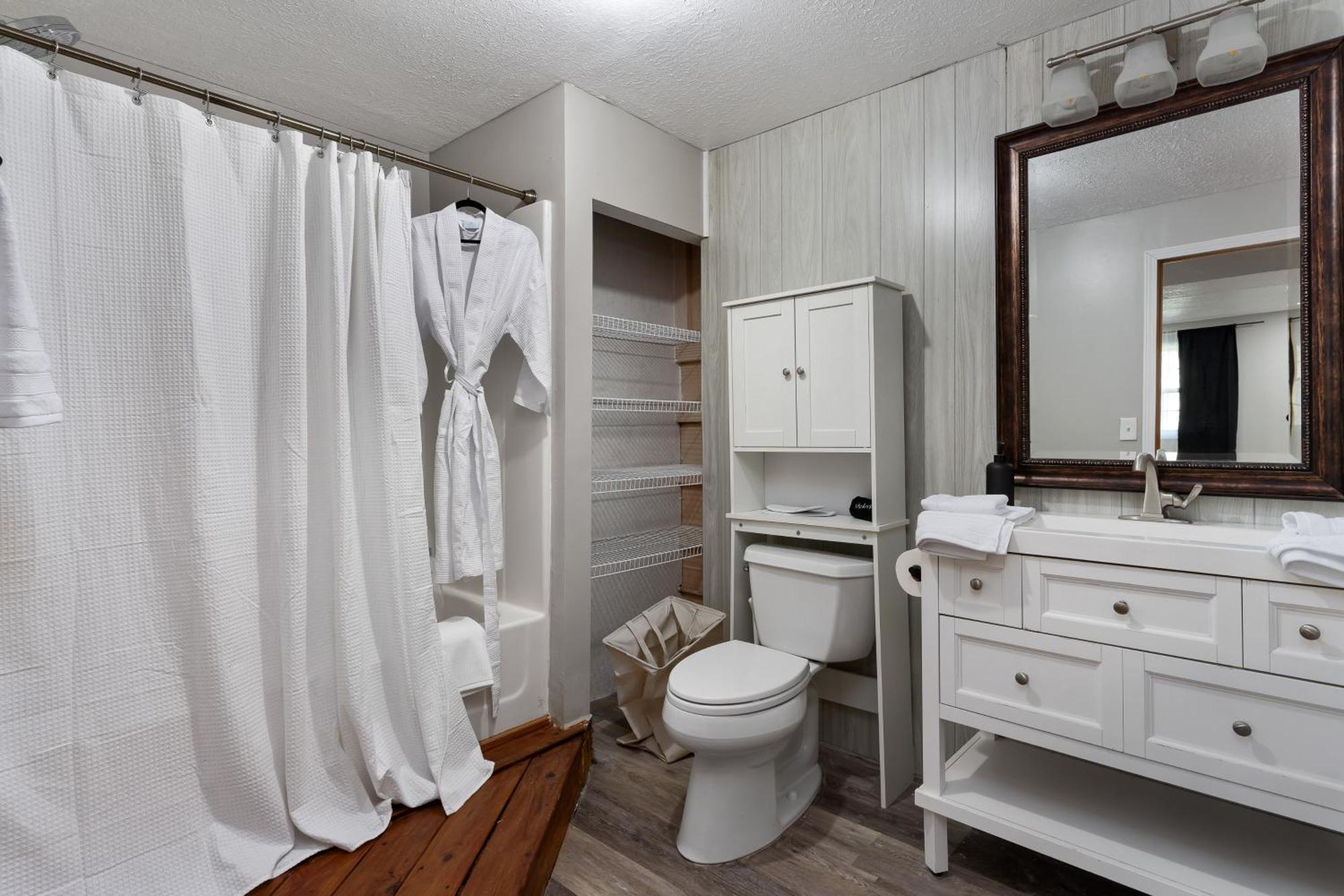 Spacious Cabin Near Hocking Hills And Caves With Hot Tub And Firepit Laurelville Exterior foto
