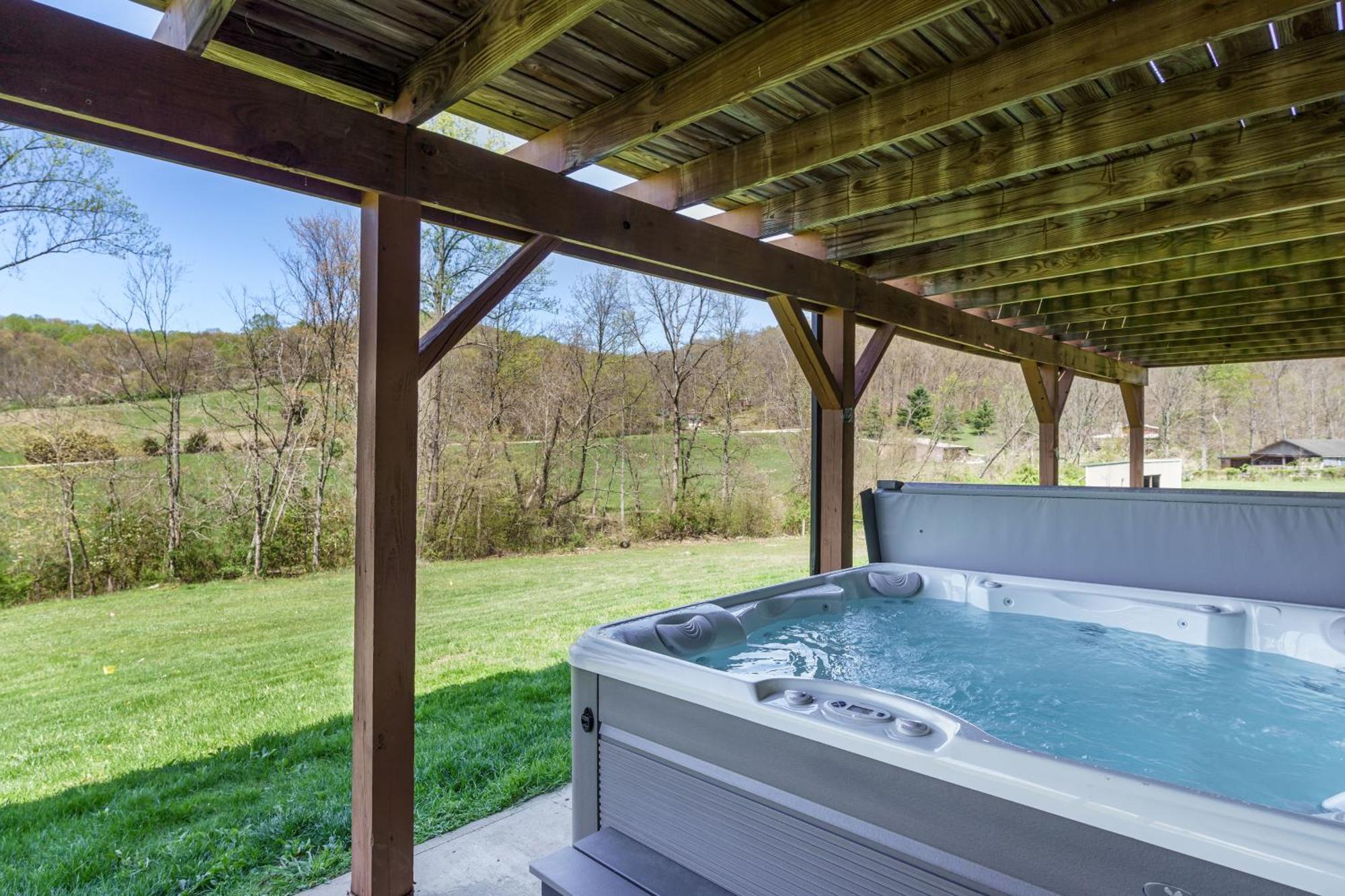Spacious Cabin Near Hocking Hills And Caves With Hot Tub And Firepit Laurelville Exterior foto